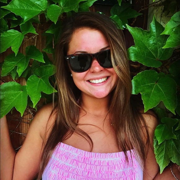 Meet your Posher, Hayley - Picture 1 of 1